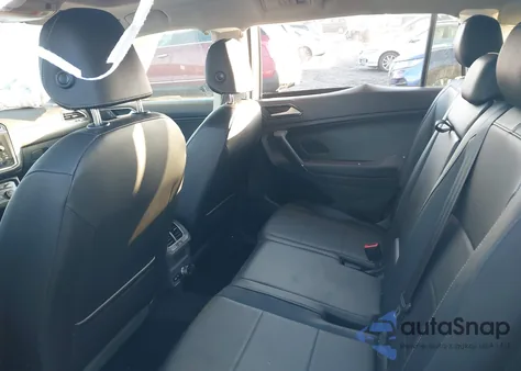 2018 Volkswagen Tiguan 2.0T Se/2.0T Sel z USA, uszkodzony, nr VIN 3VV3B7AXXJM167686